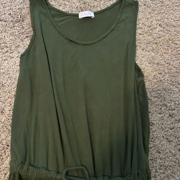 Pink lily sleeveless women’s Army Green Jumpsuit/Romper medium - Picture 2 of 6
